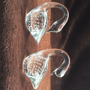 Paperweight clear glass swans